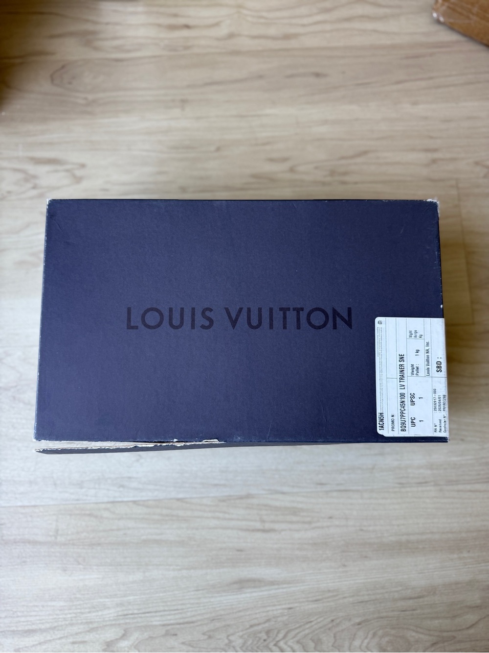 Louis Vuitton Green and Brown Checkerboard Low-Top Sneaker - Picture 11 of 11